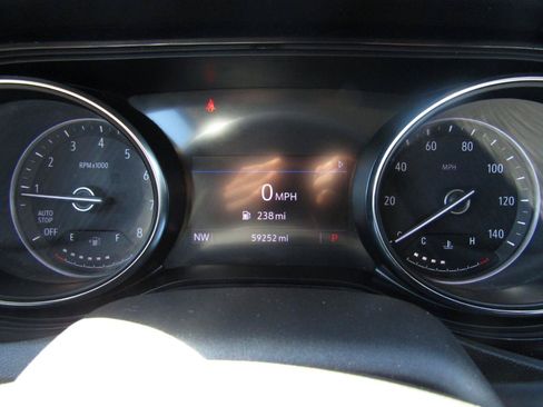 Used 2020 Buick Encore GX Preferred w/ Sport Touring Package FWD image 15
