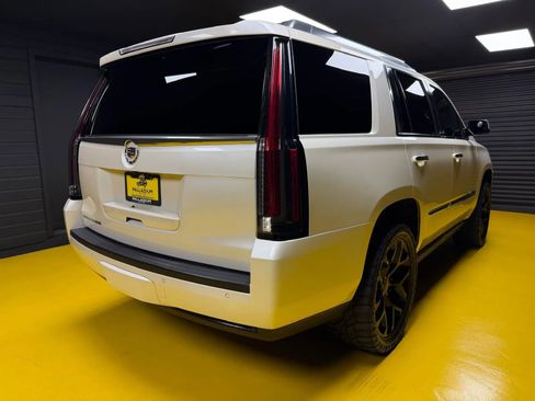 Used 2015 Cadillac Escalade Premium AWD/4WD image 6