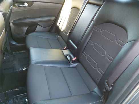 Used 2023 Kia Forte GT-Line w/ GT-Line Technology Package image 13