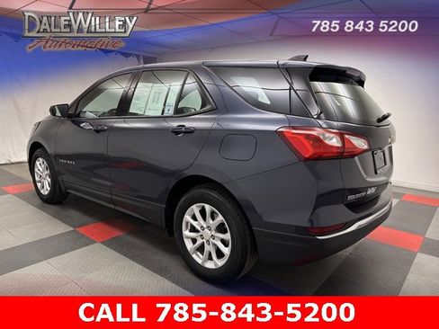 Used 2018 Chevrolet Equinox LS image 4