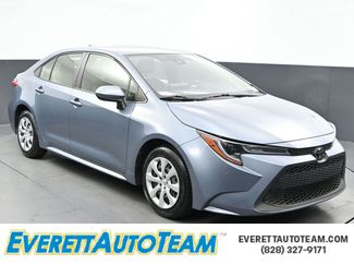 Used 2022 Toyota Corolla LE image 1
