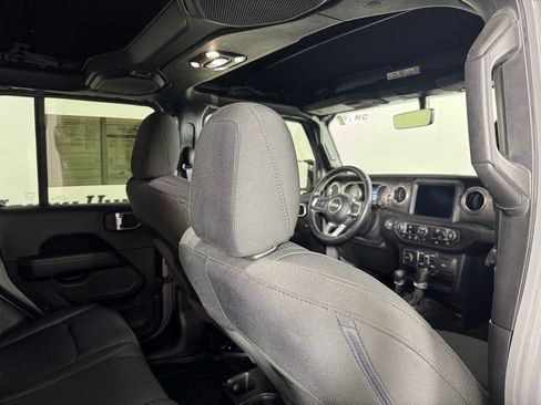 Used 2021 Jeep Wrangler Unlimited Sahara AWD/4WD image 36