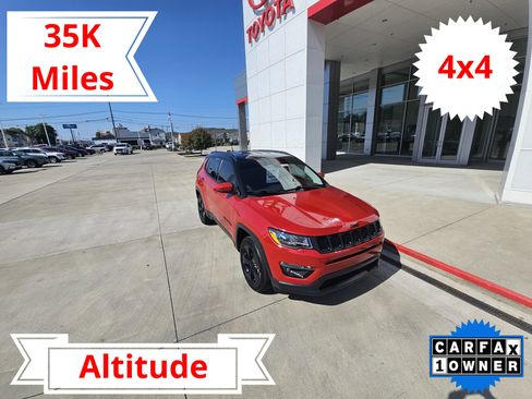 Used 2021 Jeep Compass Latitude image 1
