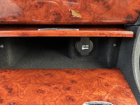 Used 2014 Chrysler 300 Base AWD 4dr Sedan w/ Driver Convenience Group image 22