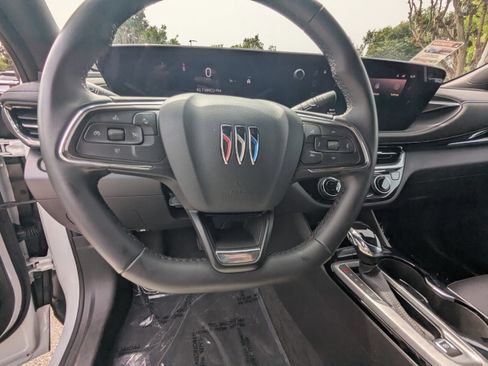 Used 2025 Buick Envista Sport Touring FWD image 19