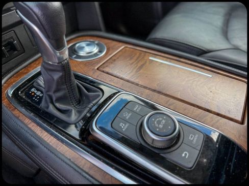 Used 2024 Nissan Armada SL w/ Captain's Chairs Package image 38