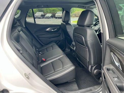 Used 2024 GMC Terrain SLT w/ Elevation Edition AWD/4WD image 11
