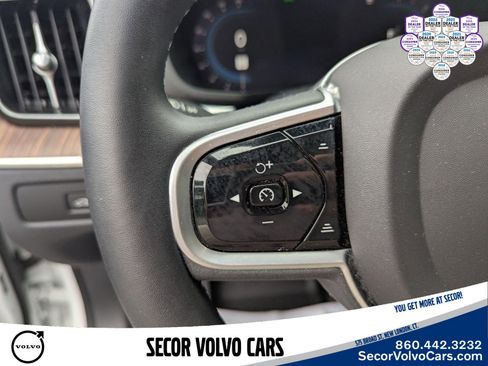Certified 2023 Volvo XC60 B5 Plus w/ Climate Package AWD/4WD image 18