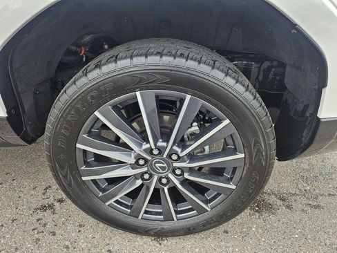 Used 2024 Lexus GX 550 w/ Accessory Package (31) AWD/4WD image 17