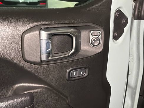 Used 2024 Jeep Wrangler Unlimited w/ Convenience Group AWD/4WD image 17