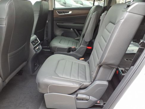 New 2026 Volkswagen Atlas SEL image 7