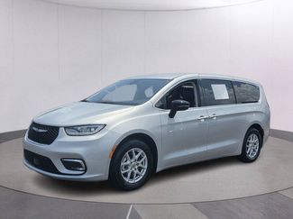 Used 2024 Chrysler Pacifica Touring-L FWD video 1