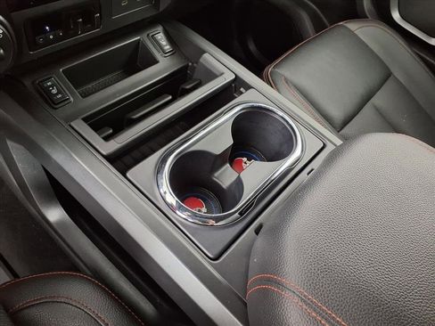 Used 2024 Nissan Titan PRO-4X w/ Pro-4x Convenience Package image 20