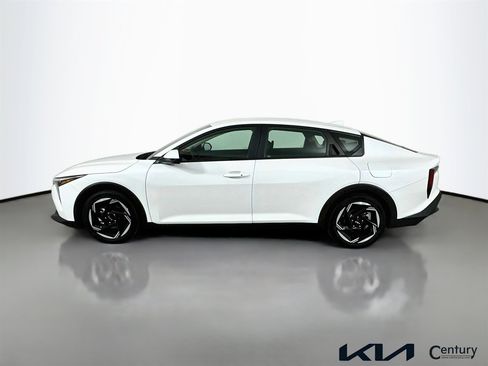 Certified 2025 Kia K4 EX FWD image 8