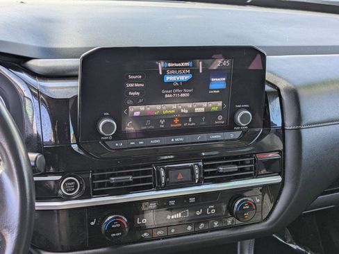 Used 2024 Nissan Pathfinder SV image 20