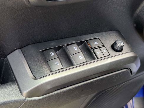 Used 2022 Toyota Tacoma TRD Off-Road w/ Technology Package AWD/4WD image 22