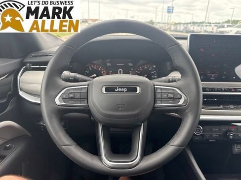 Used 2025 Jeep Compass Limited AWD/4WD image 11