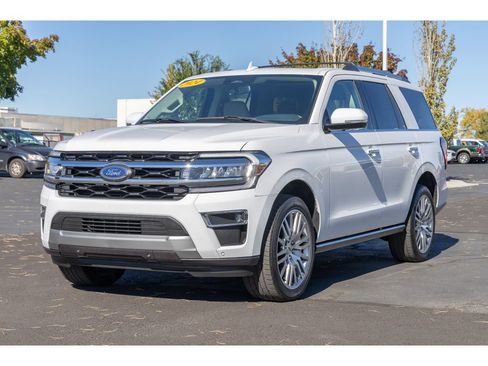 Used 2024 Ford Expedition Limited image 7