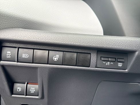 Used 2024 Toyota Sienna XSE image 18