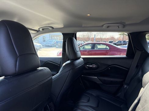 Used 2020 Jeep Cherokee Latitude Plus w/ Cold Weather Group image 21