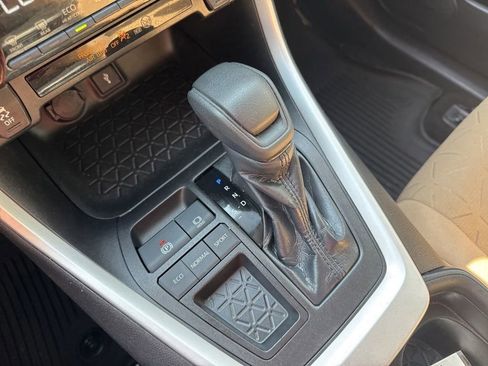 Used 2021 Toyota RAV4 XLE image 30