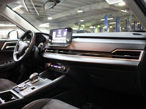 Used 2023 Mitsubishi Outlander SE image 21