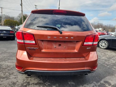 Used 2014 Dodge Journey SXT w/ Flexible Seating Group image 6