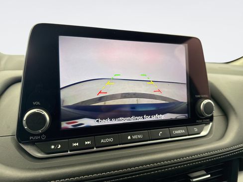 Used 2024 Nissan Rogue SV image 15