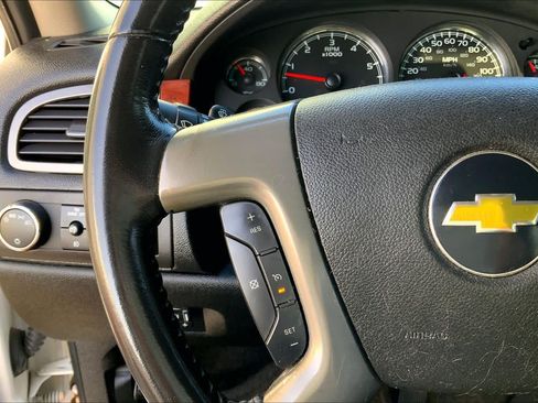 Used 2011 Chevrolet Avalanche LT w/ Texas Edition RWD image 19