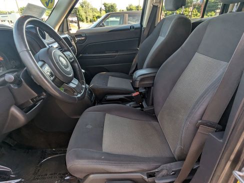 Used 2016 Jeep Patriot Latitude FWD image 18