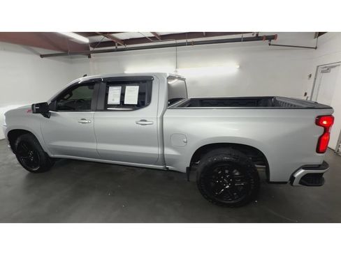 Used 2022 Chevrolet Silverado 1500 RST w/ LPO, Blackout Package AWD/4WD image 6