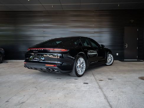 Certified 2023 Porsche Panamera image 7