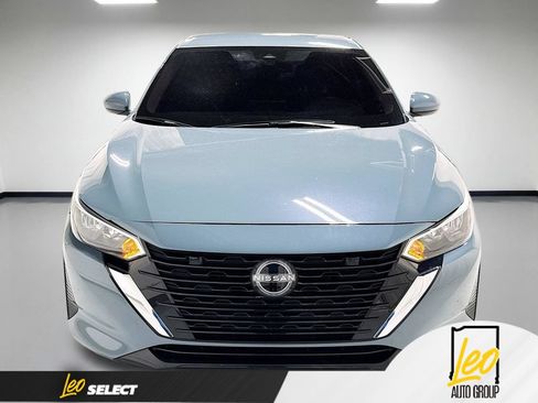 Used 2025 Nissan Sentra SV FWD image 2