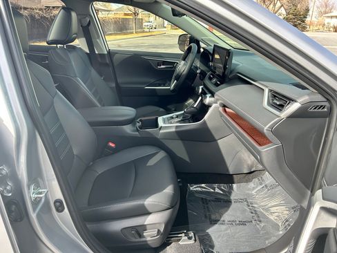 Used 2025 Toyota RAV4 Limited w/ Advanced Technology Package image 28