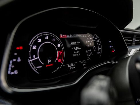 Used 2024 Audi RS 7 Performance AWD/4WD image 34
