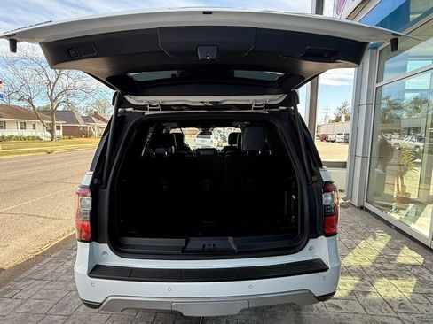 Used 2021 Ford Expedition Limited AWD/4WD image 32