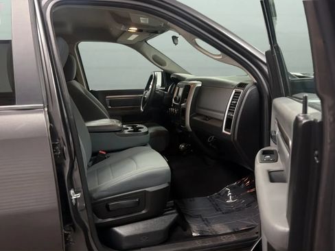 Used 2020 RAM 1500 Classic SLT RWD image 21