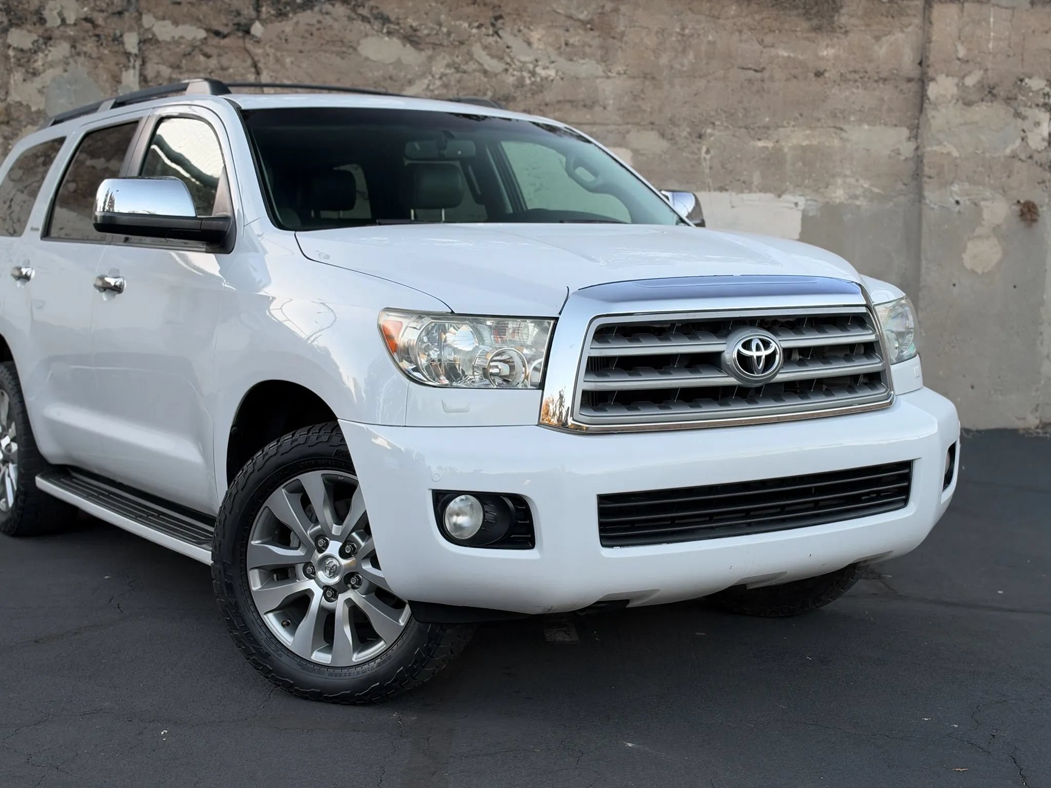 Used 2013 Toyota Sequoia Limited AWD/4WD image 3