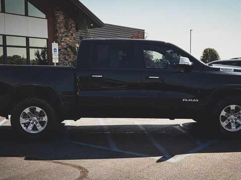 Used 2022 RAM 1500 Laramie AWD/4WD image 30