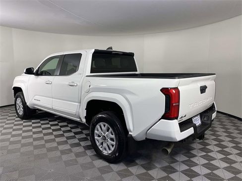 Used 2025 Toyota Tacoma SR5 image 5