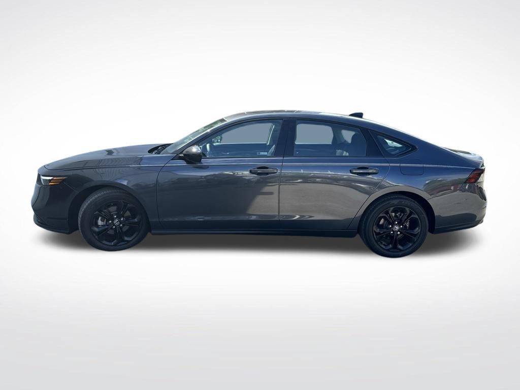 Used 2025 Honda Accord SE image 4
