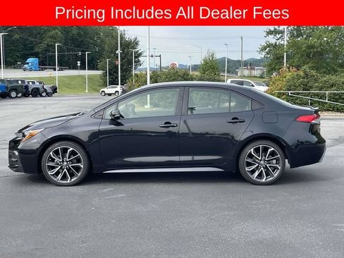 Used 2022 Toyota Corolla SE FWD image 2