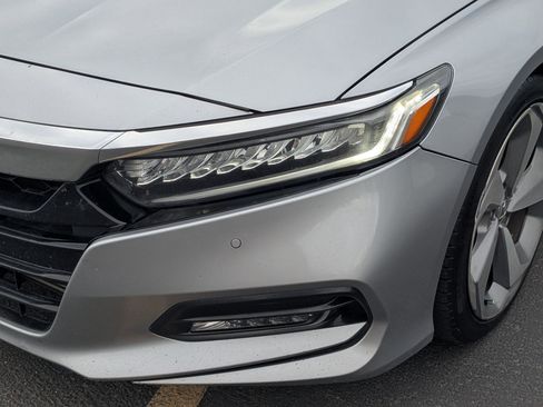 Used 2019 Honda Accord Touring image 10