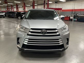 Used 2018 Toyota Highlander LE video 3
