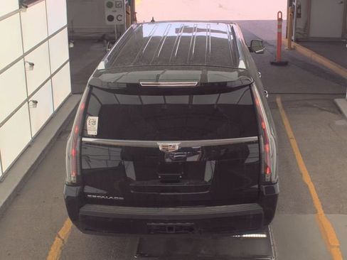 Used 2020 Cadillac Escalade ESV Platinum image 5