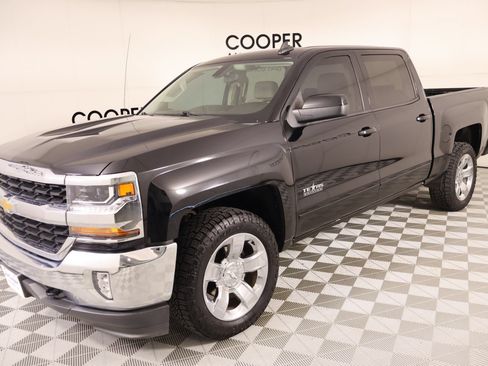 Used 2018 Chevrolet Silverado 1500 LT w/ LT Eassist Package AWD/4WD image 9
