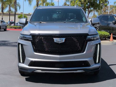 Used 2023 Cadillac Escalade V w/ LPO, ONYX Package image 3