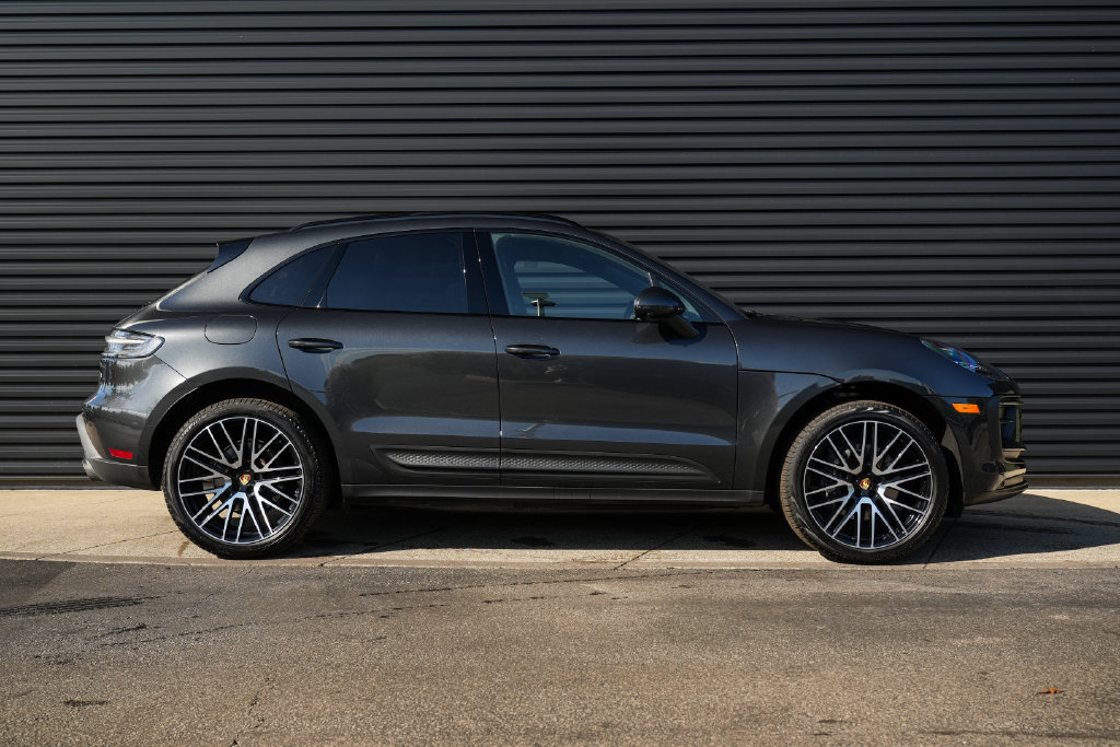Certified 2026 Porsche Macan AWD/4WD image 35