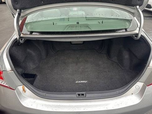 Used 2011 Toyota Camry XLE image 8