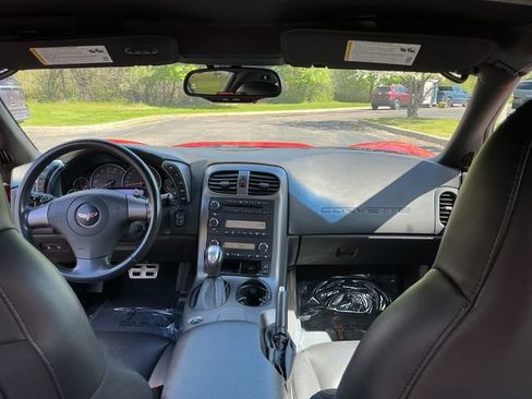Used 2006 Chevrolet Corvette Coupe w/ Preferred Equipment Group RWD image 13